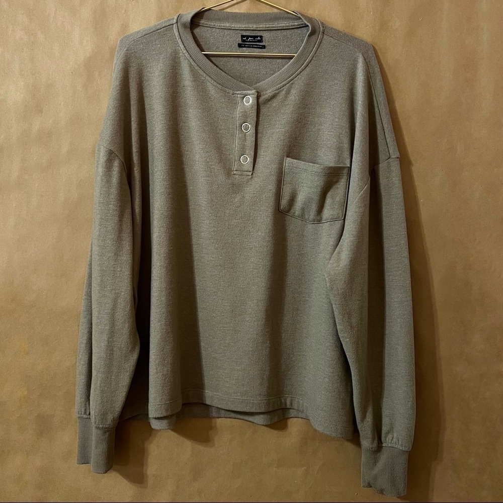 UO | Out From Under Jimmy Oversized Thermal Top Fleece Snap Button Henley Size M